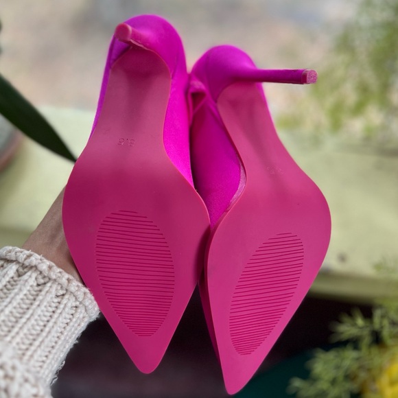 HOT PINK 💖 AZALEA WANG SOCK BOOTIES ✨ - Picture 4 of 4